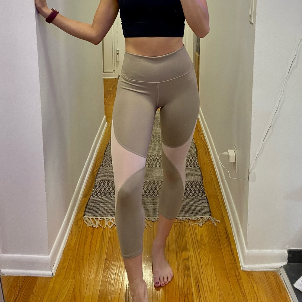 Alo Yoga High Waisted Capri Leggings